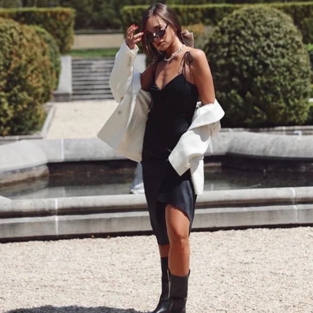 MIDI dress with tie straps